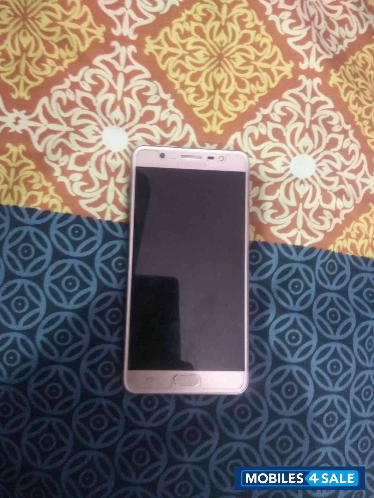 Samsung  Galaxy j7 max