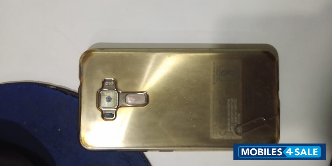 Golden Asus Zenfone 3