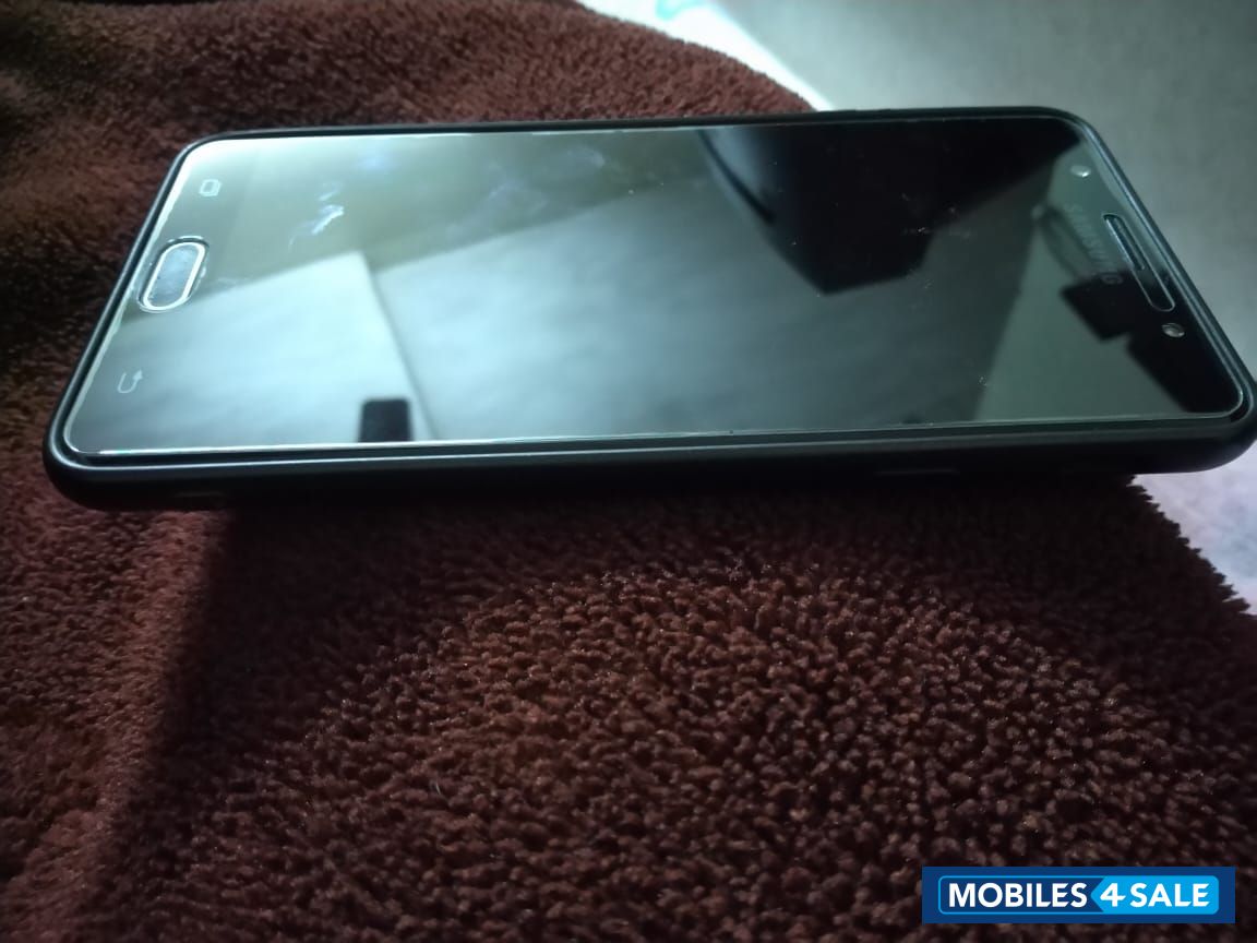 Samsung  galaxy j7 max