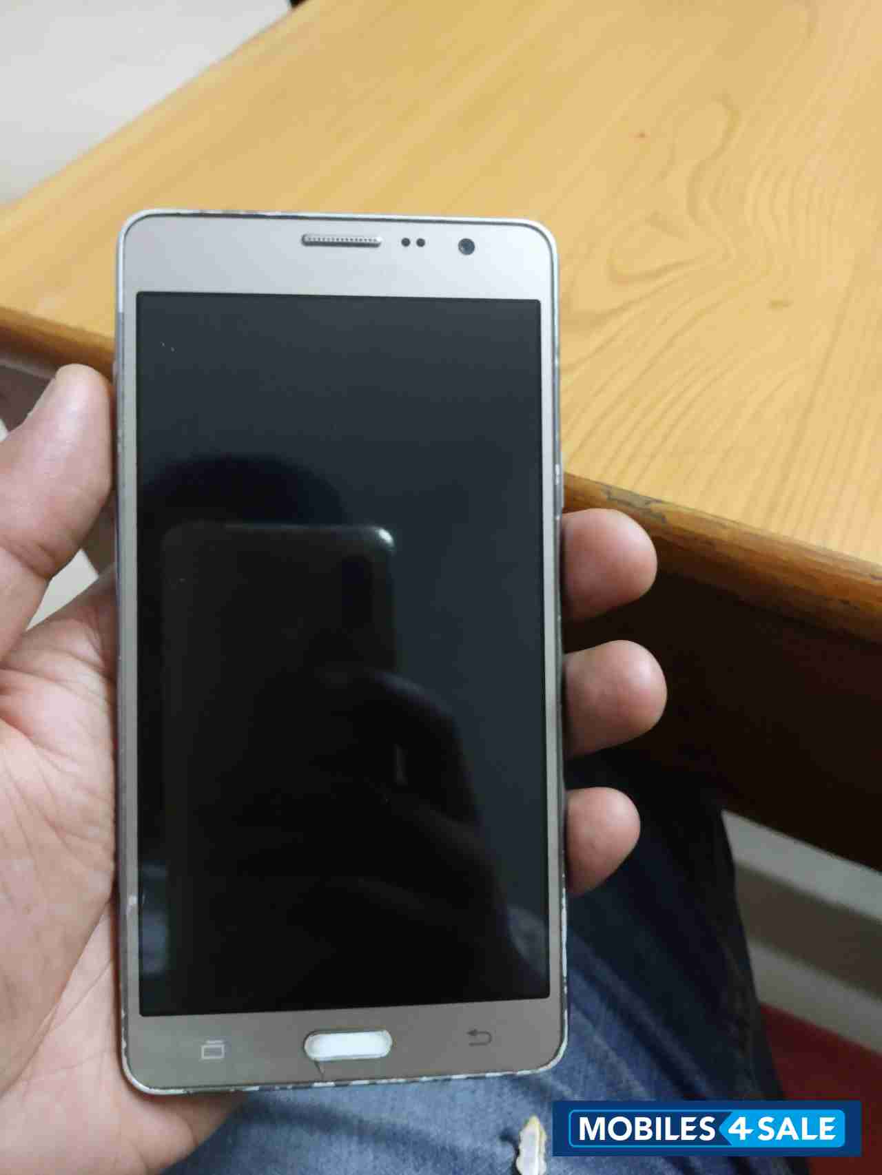 Samsung  Galaxy on 7