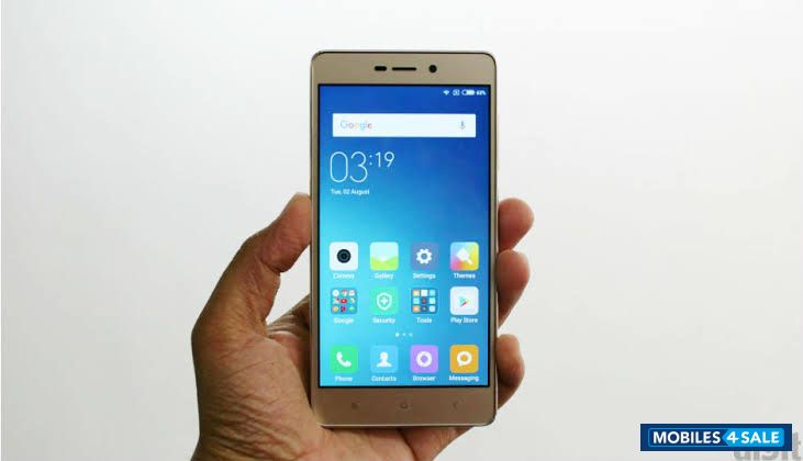 Gold Xiaomi Redmi 3S Prime