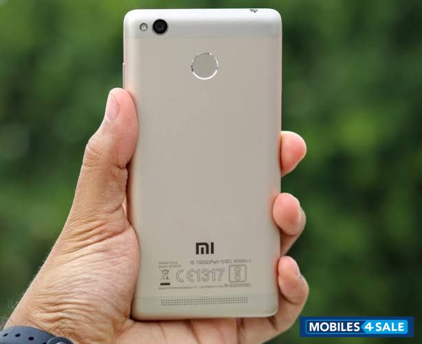 Gold Xiaomi Redmi 3S Prime