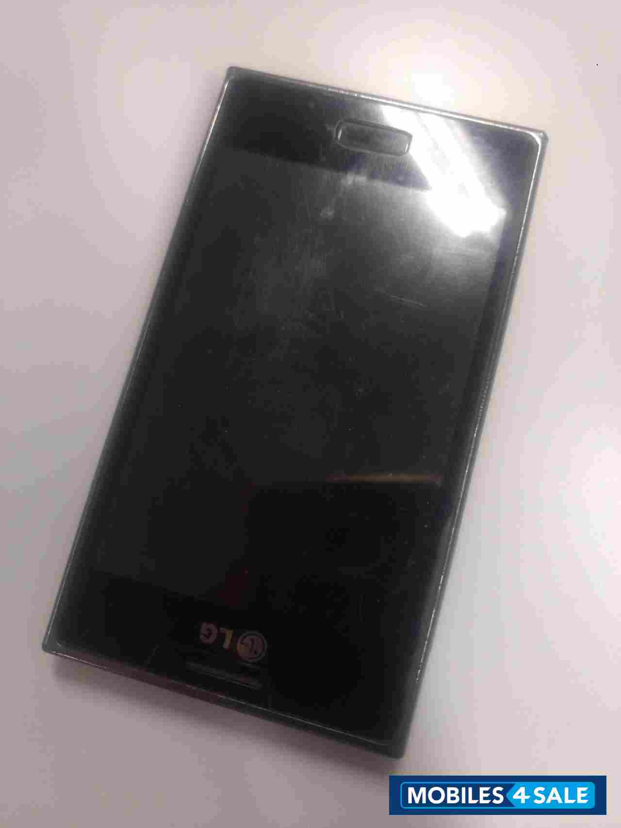 LG  E612