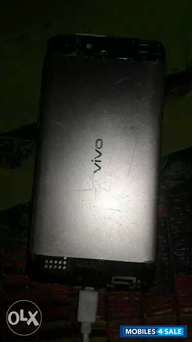 White Vivo  Vivo v1