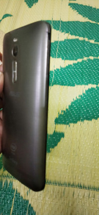 Silver Asus  ZEE551ML