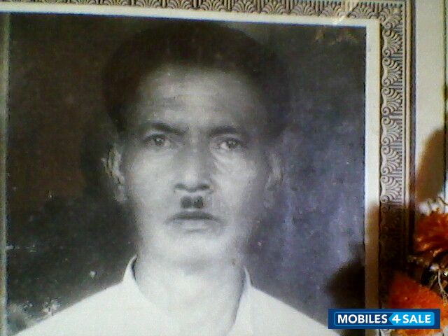 White&biack Nokia 1650