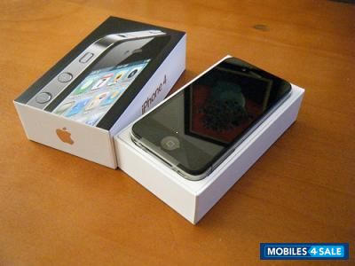 Black,white Apple iPhone 4