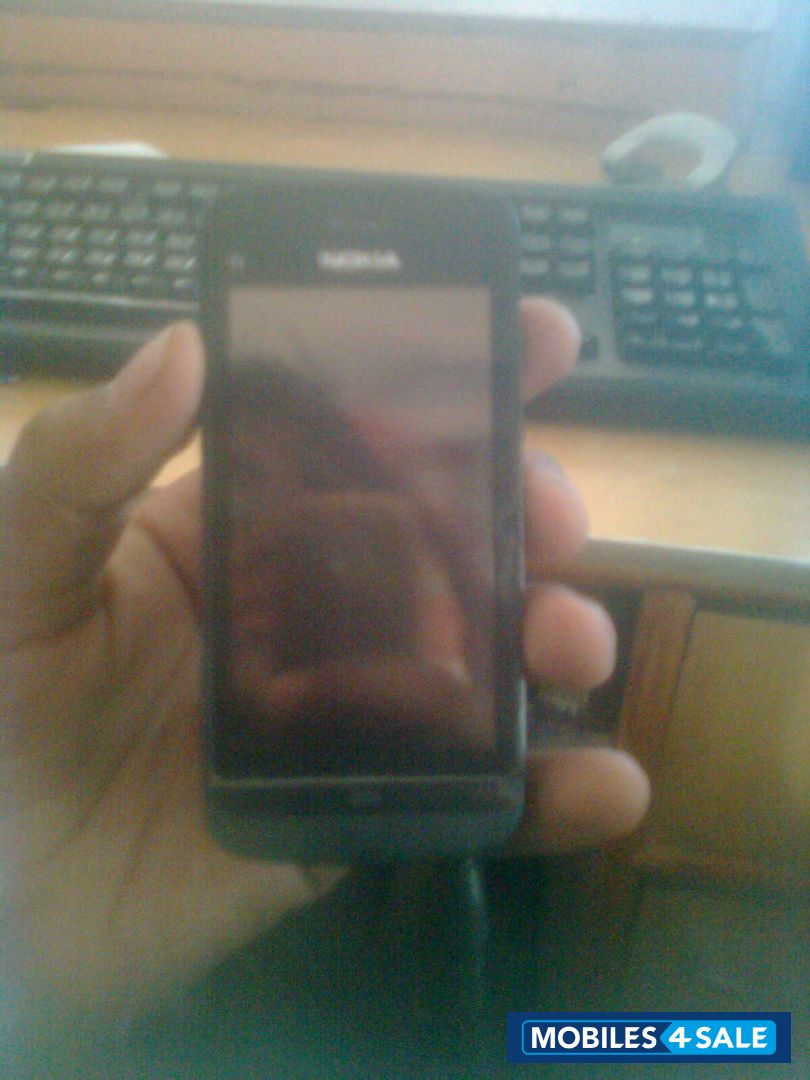 Black Nokia C6
