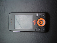 Black Sony Ericsson W580