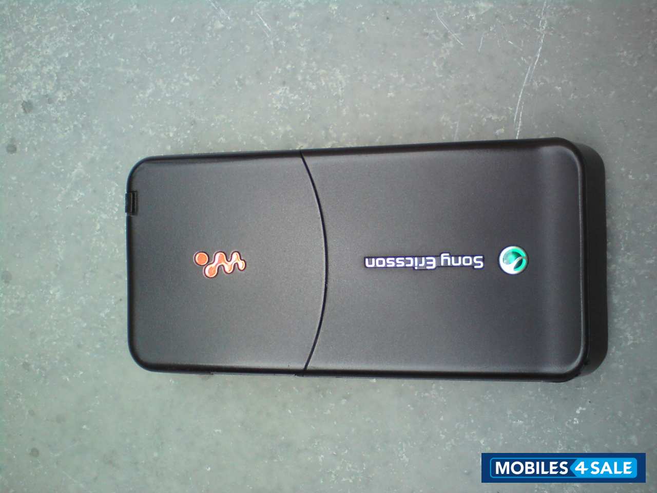 Black Sony Ericsson W580