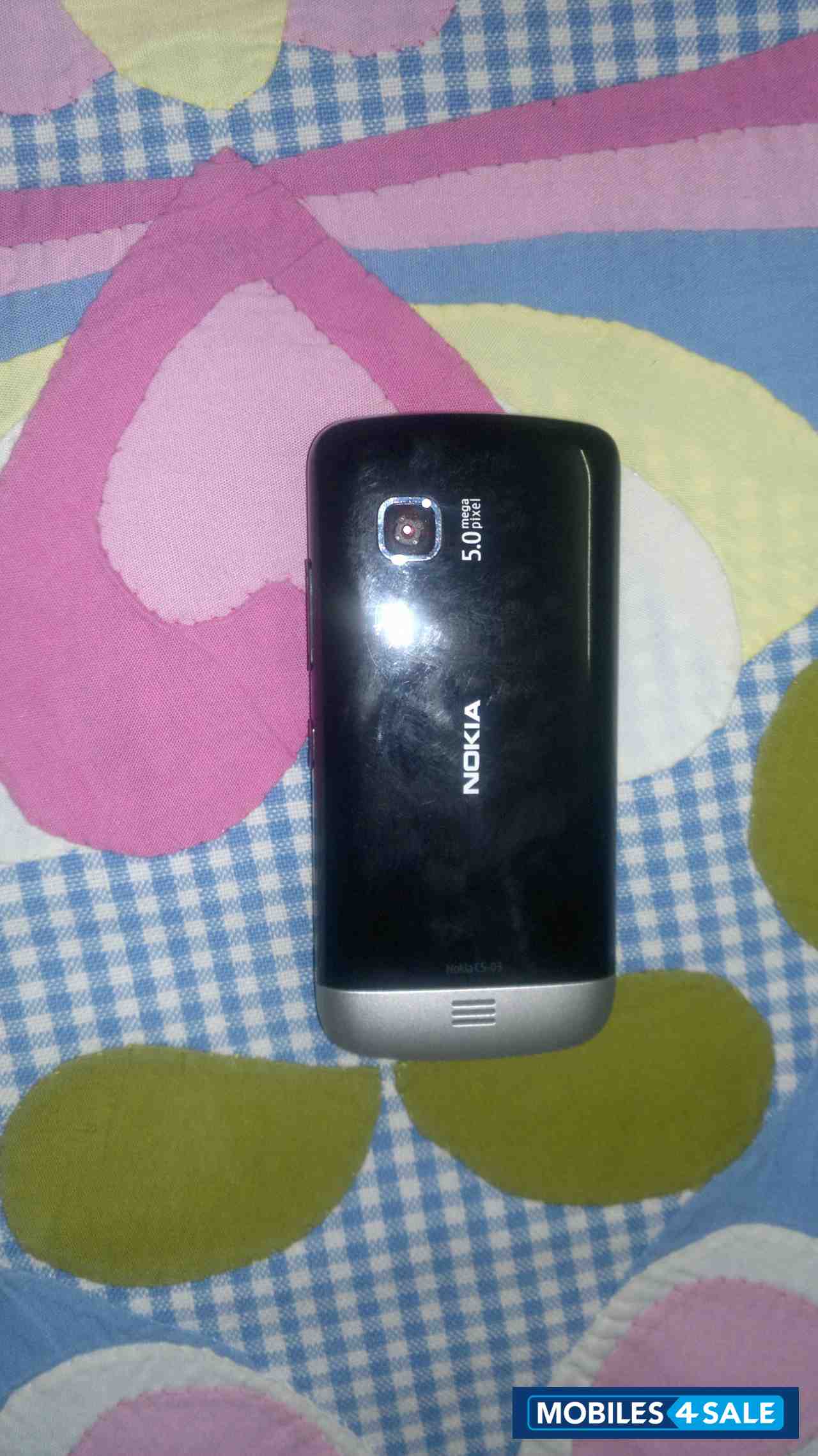 White Nokia C-series C5-03