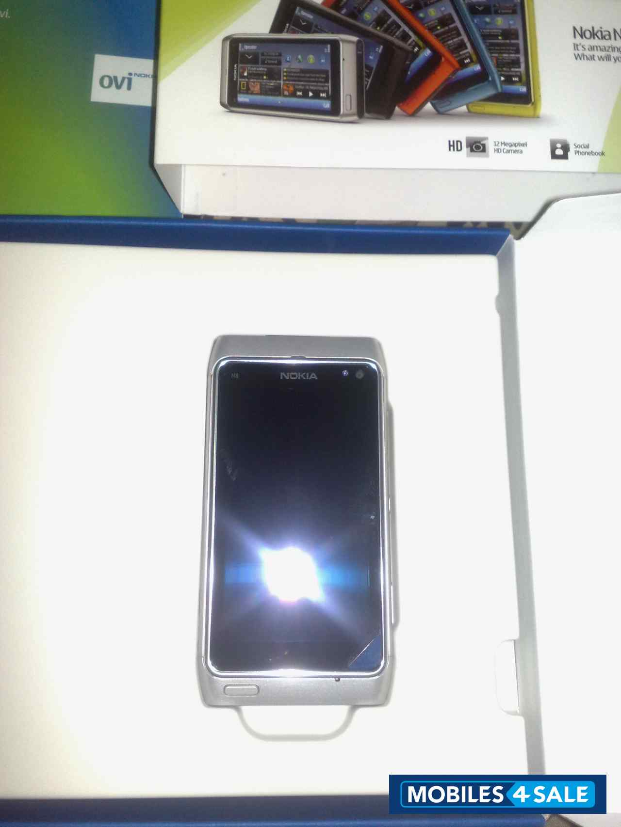 Silver White Nokia  Nokia N8