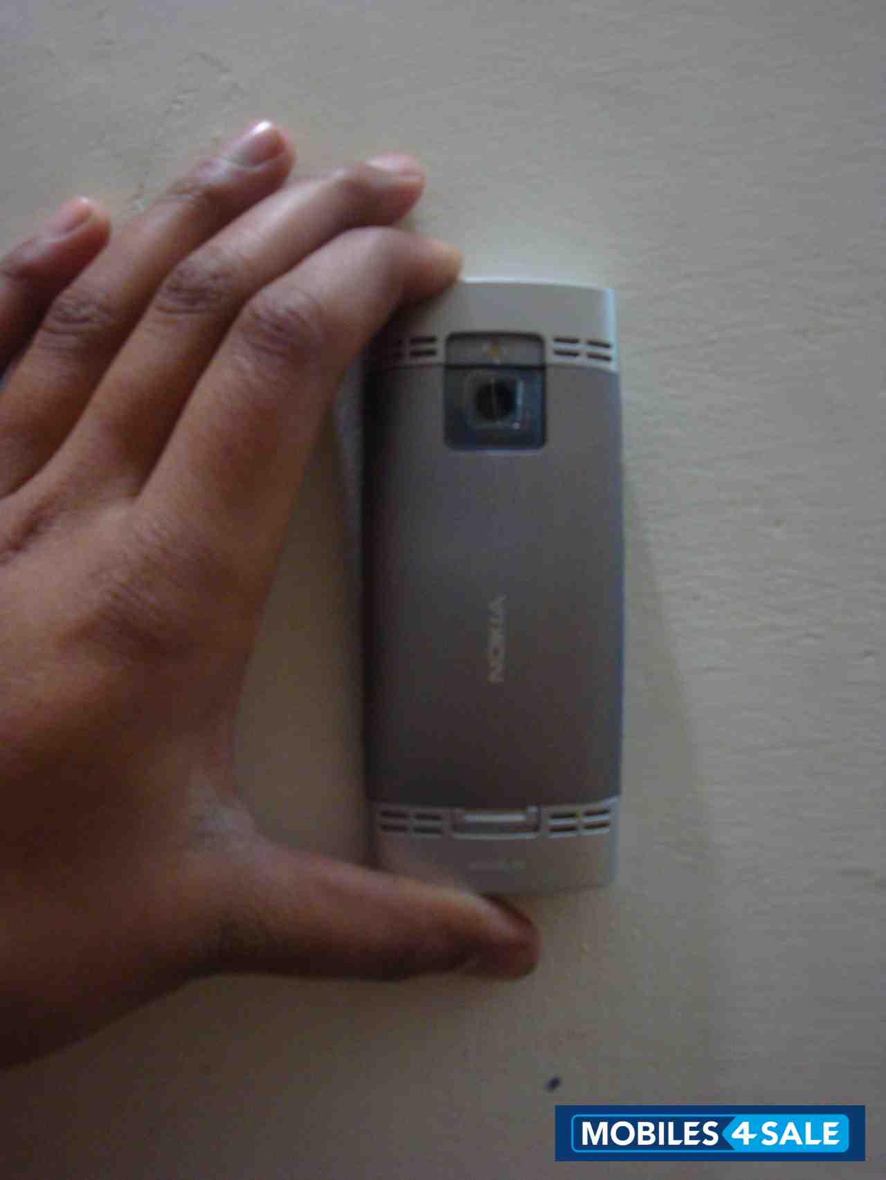 White-silver Nokia X2