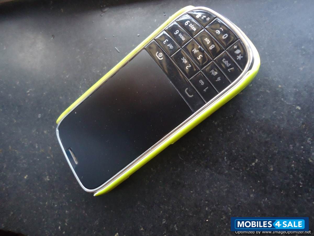 White Samsung Chat C3222