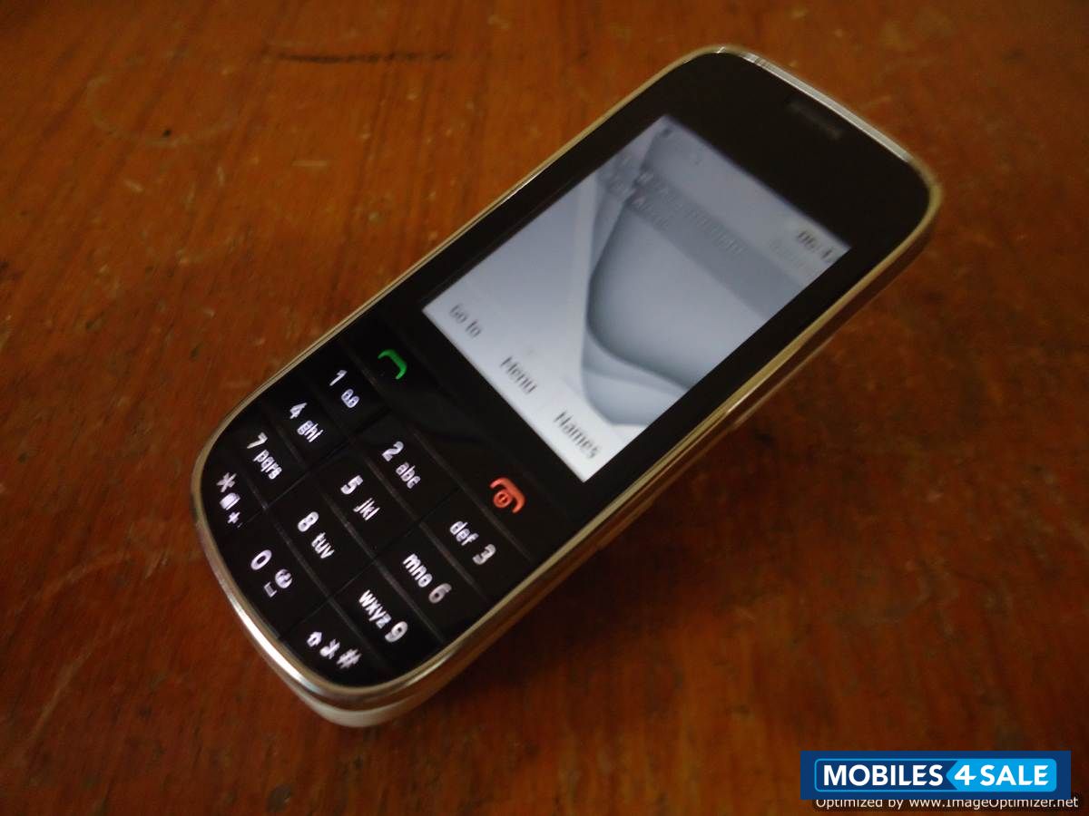 White Samsung Chat C3222