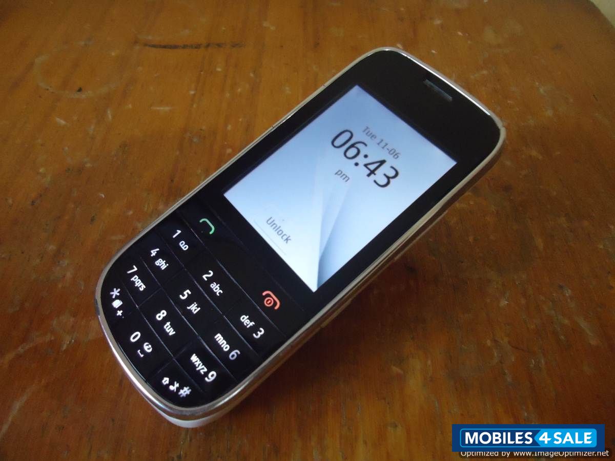 White Samsung Chat C3222