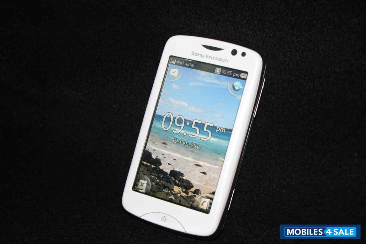 White Sony Ericsson C-series ck15i White Sony Ericsson C-series ck15i