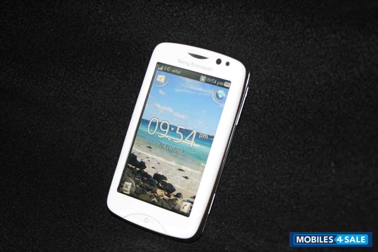 White Sony Ericsson C-series ck15i White Sony Ericsson C-series ck15i