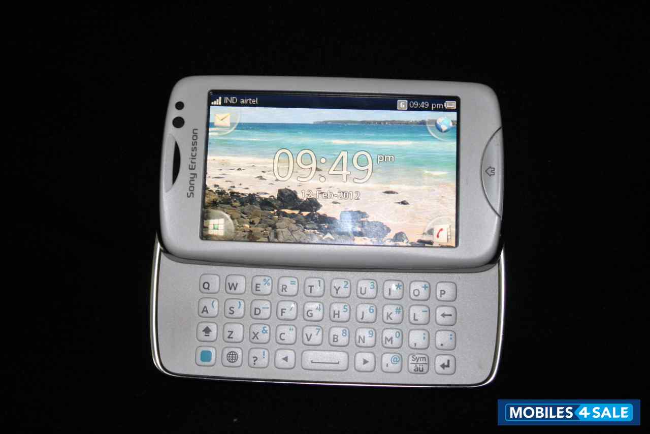 White Sony Ericsson C-series ck15i White Sony Ericsson C-series ck15i