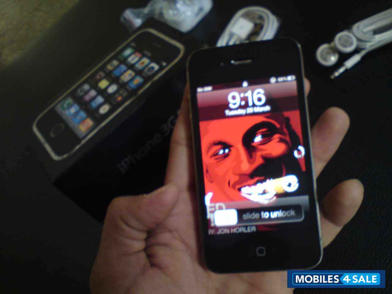 Black Apple iPhone 4 Black Apple iPhone 4