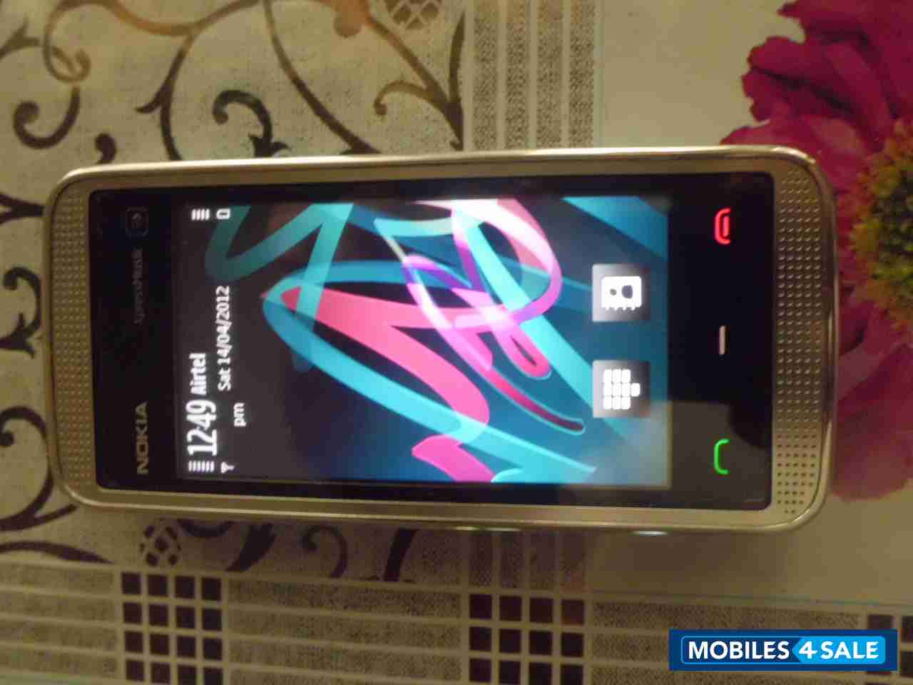 White Nokia XpressMusic 5530