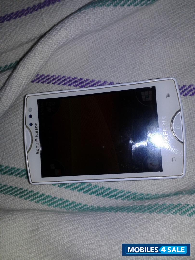 White Sony Ericsson Xperia mini st15i (white)