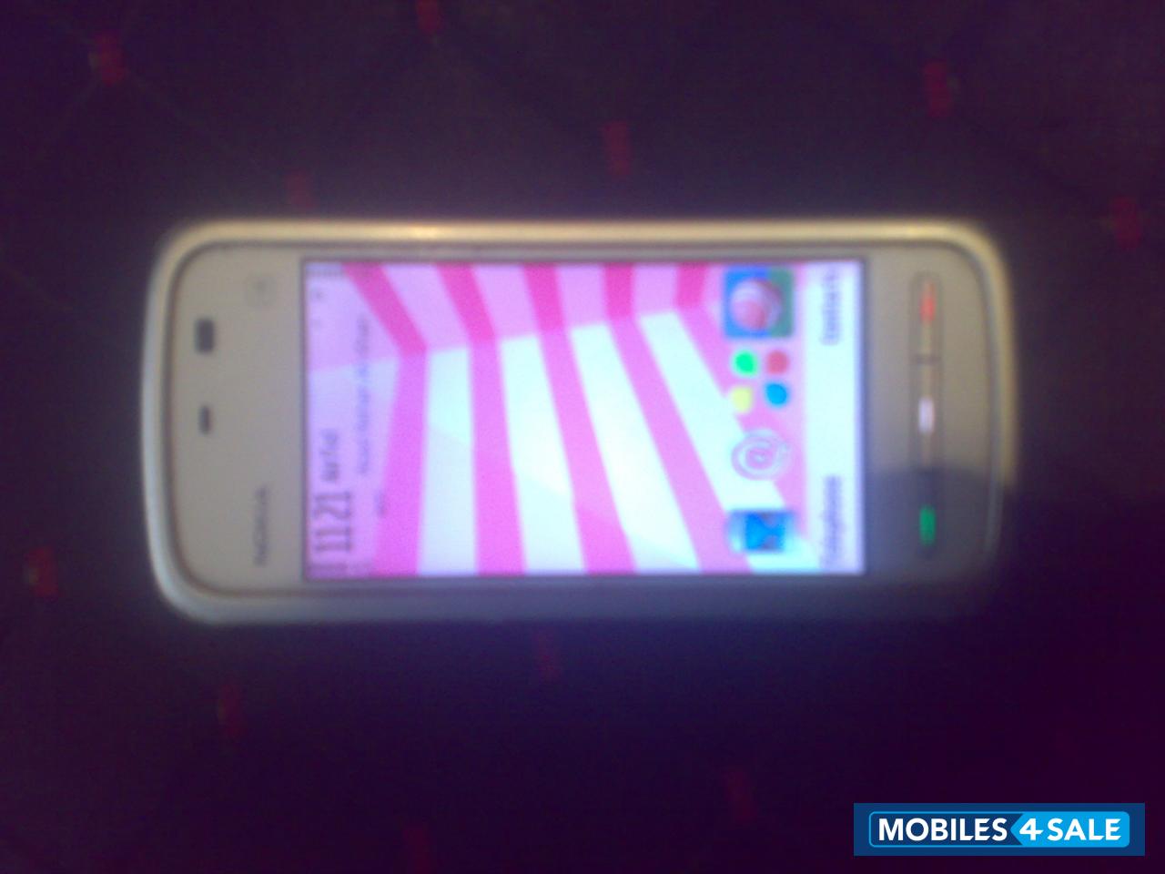 White Silver Nokia 5230