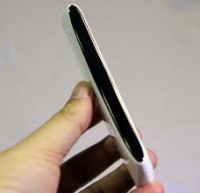 White Sony Ericsson Xperia neo V