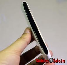 White Sony Ericsson Xperia neo V