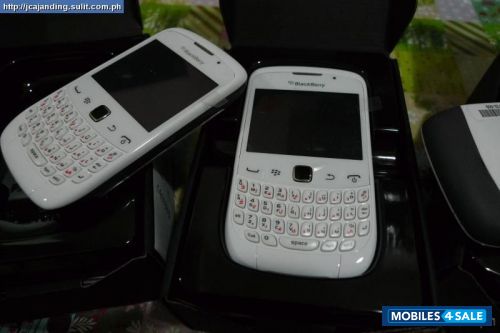 White BlackBerry Curve 9300