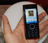 Black, Red Nokia X2