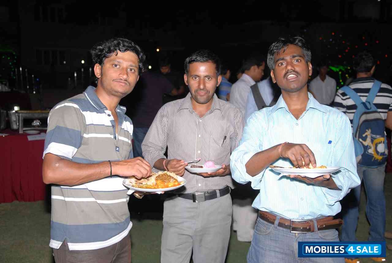 Black Nokia 5233 Black Nokia 5233