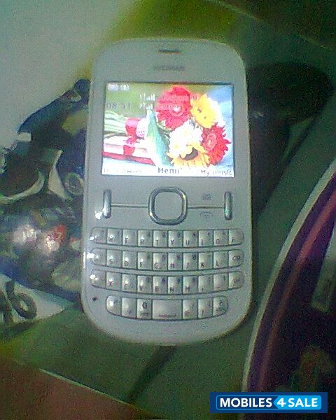 White Nokia Asha 200