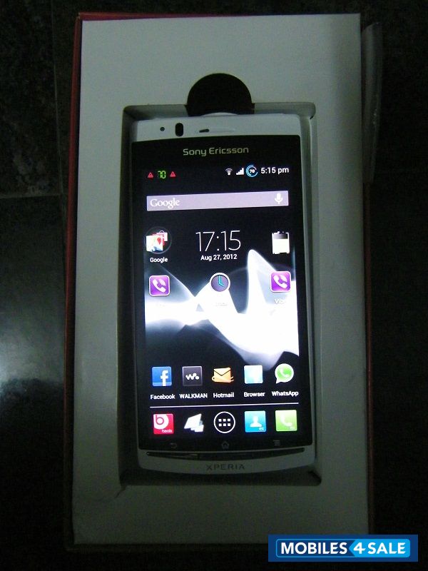 White Sony Ericsson Xperia arc S
