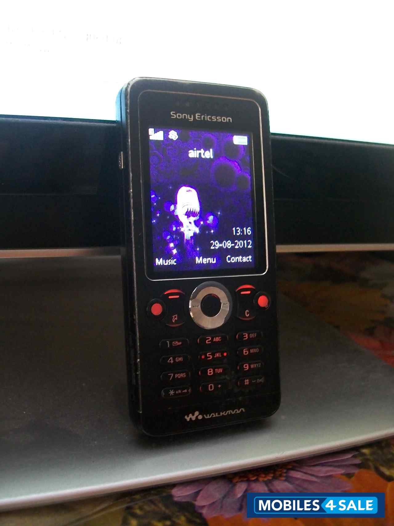 Black Sony Ericsson W302