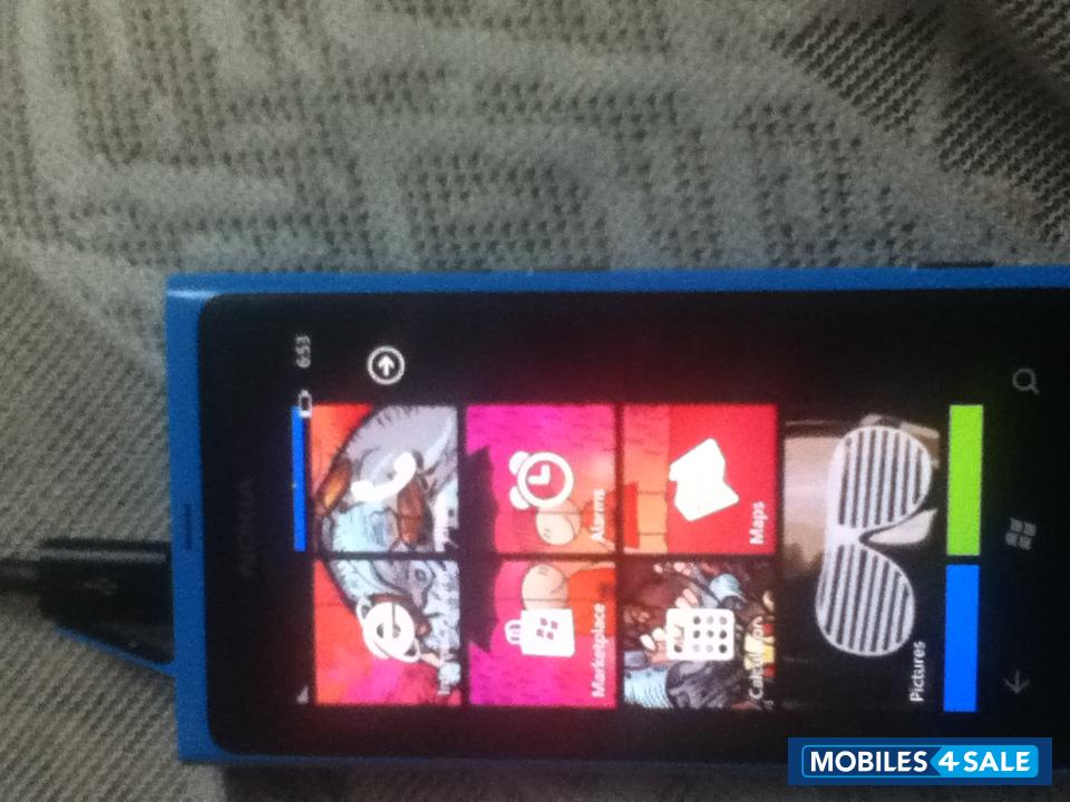 Matt Cyan Nokia Lumia 800