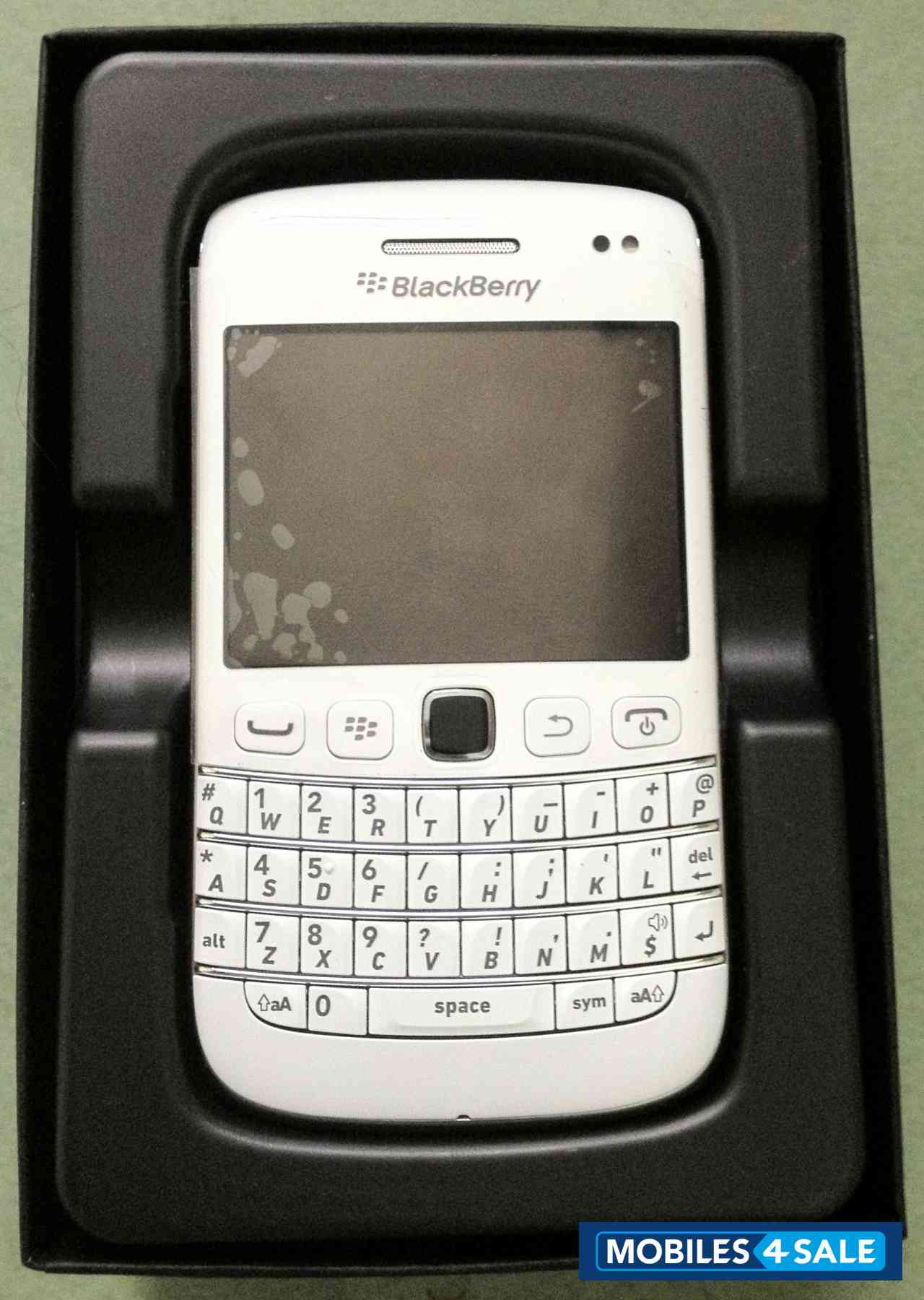 White BlackBerry Bold 9790