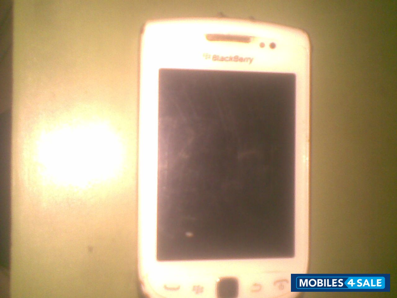 White BlackBerry Torch 9810