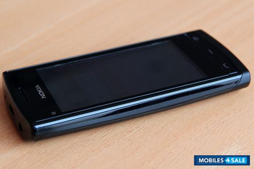 Black Nokia 500