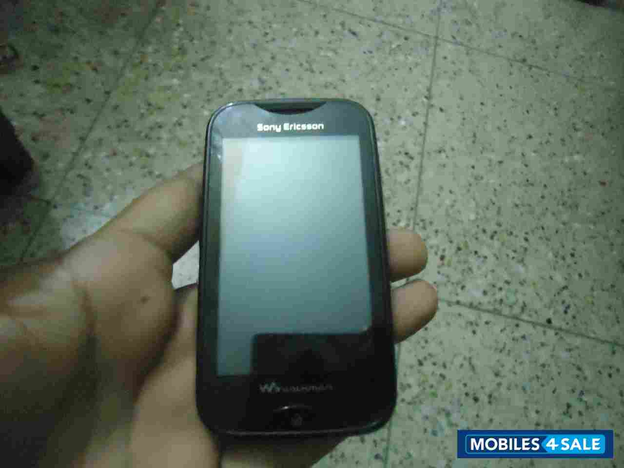 Black Sony Ericsson WT13i