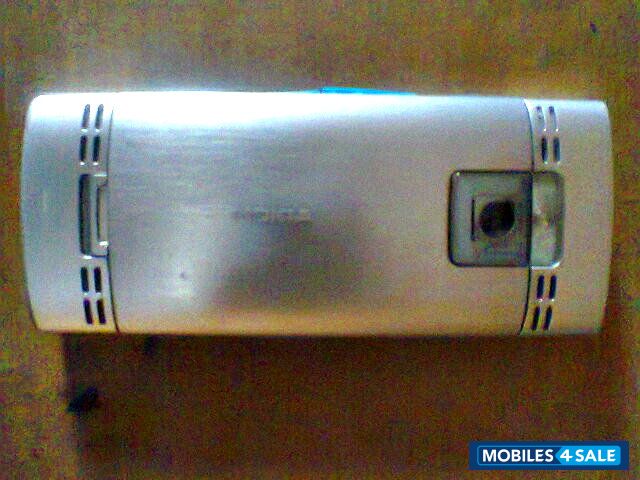 Silver Nokia X2