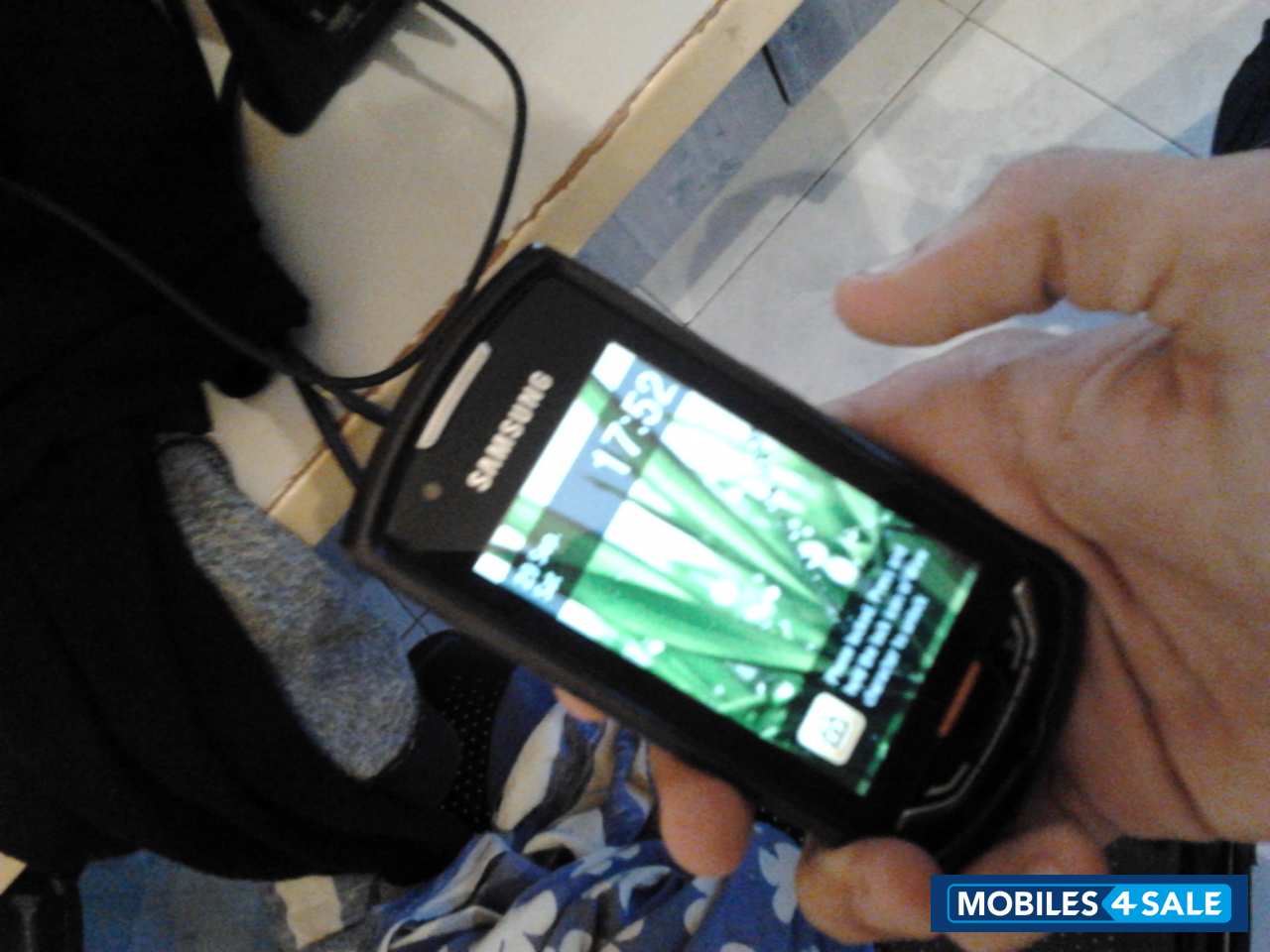 Black And Golden Samsung Monte