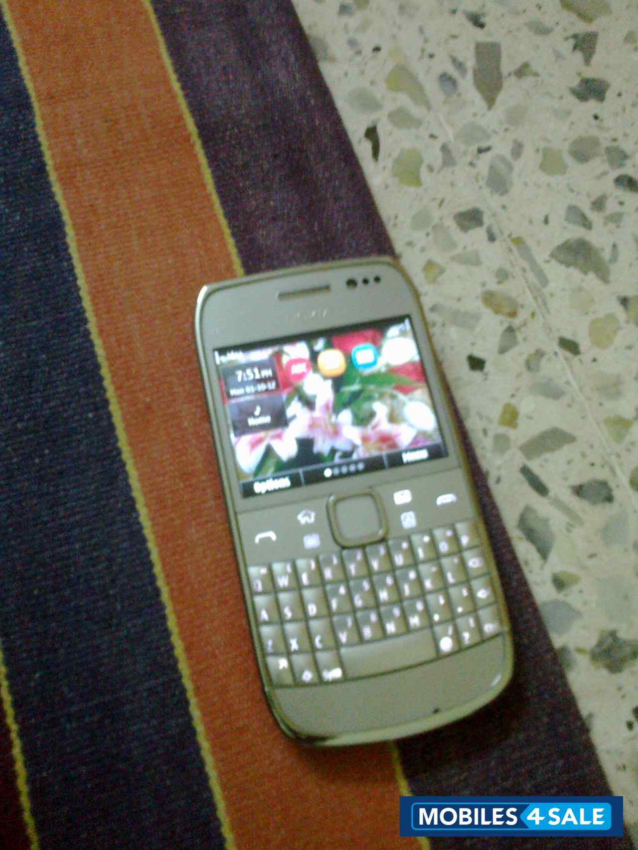 Silver Nokia E6-00