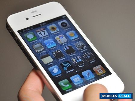 White Apple iPhone 4