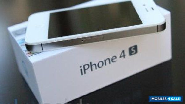 White Apple iPhone 4S