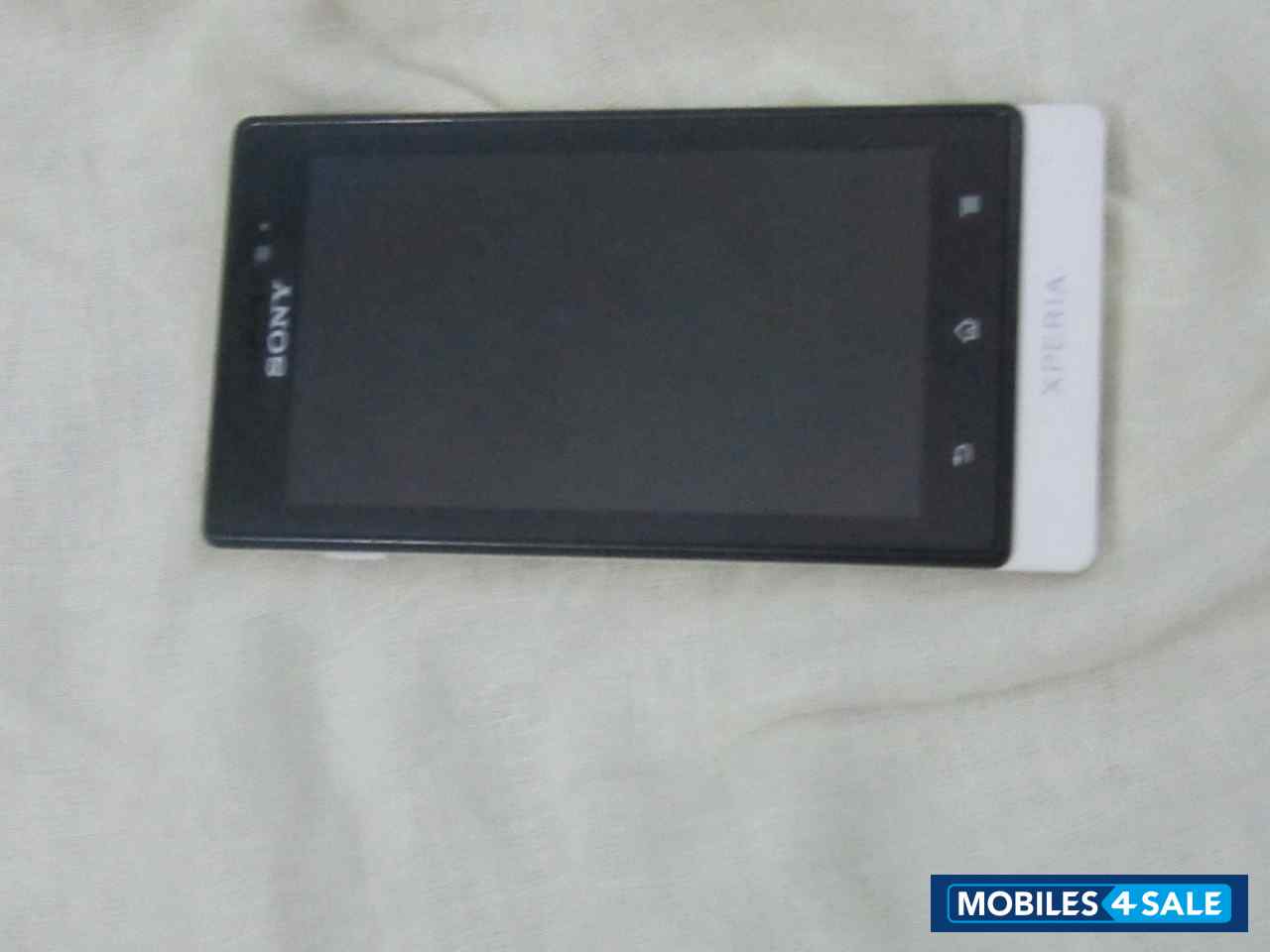 White Sony Xperia sola