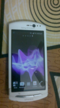 White Sony Ericsson Xperia neo V