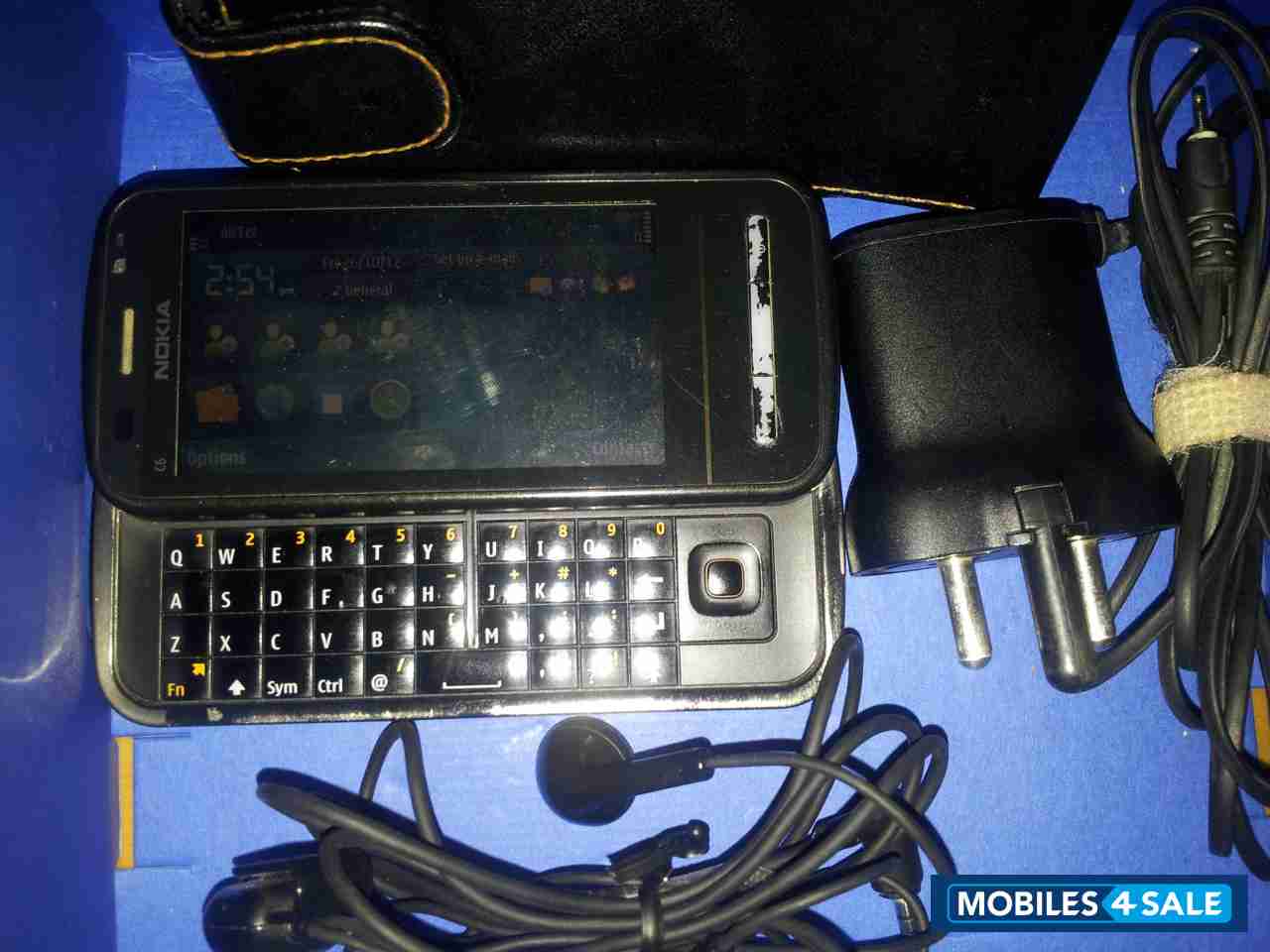 Black Nokia C6
