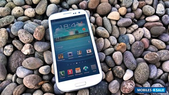 White Samsung Galaxy S3