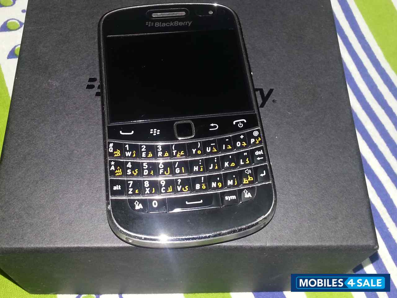 Black BlackBerry Bold 9000